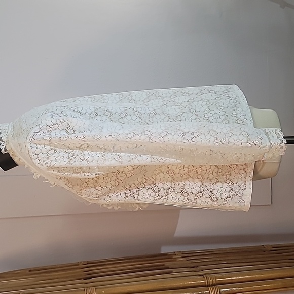 White lace blouse vintage by Carefree Fashions out of Scottsdale AZ size… - Picture 9 of 13